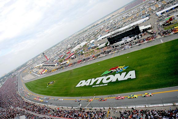 001_09daytona500_opt.jpg